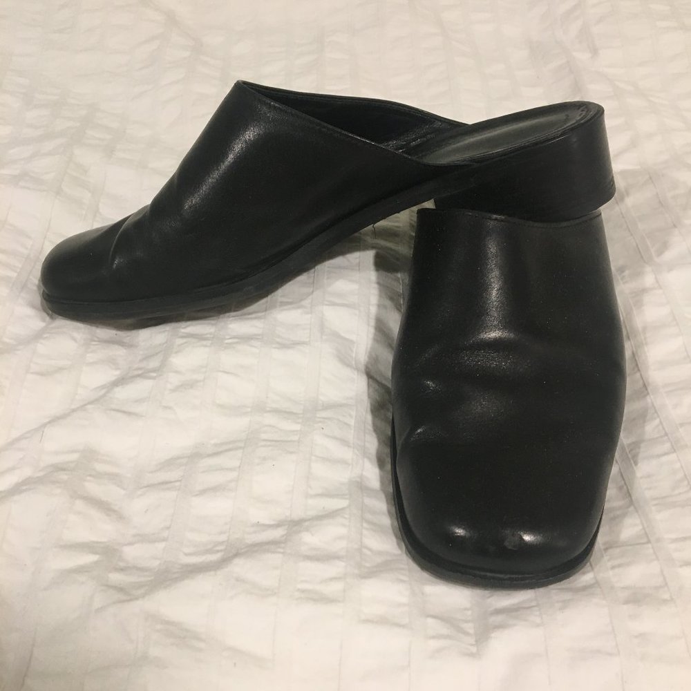 Enzo Angiolini Black Leather Modern/Minimal Slide